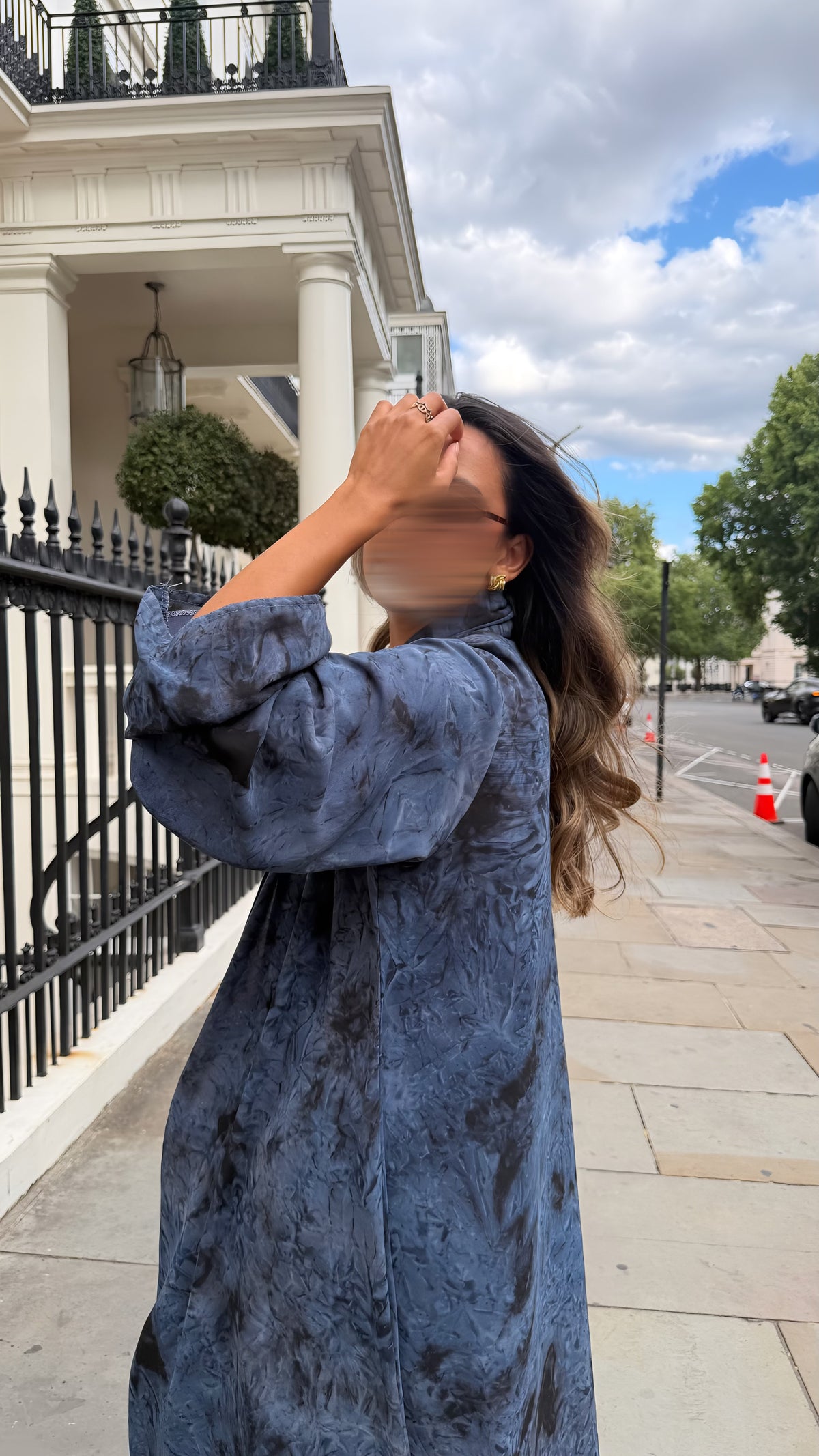 REÏWAH Fumé abaya in Burning Blue