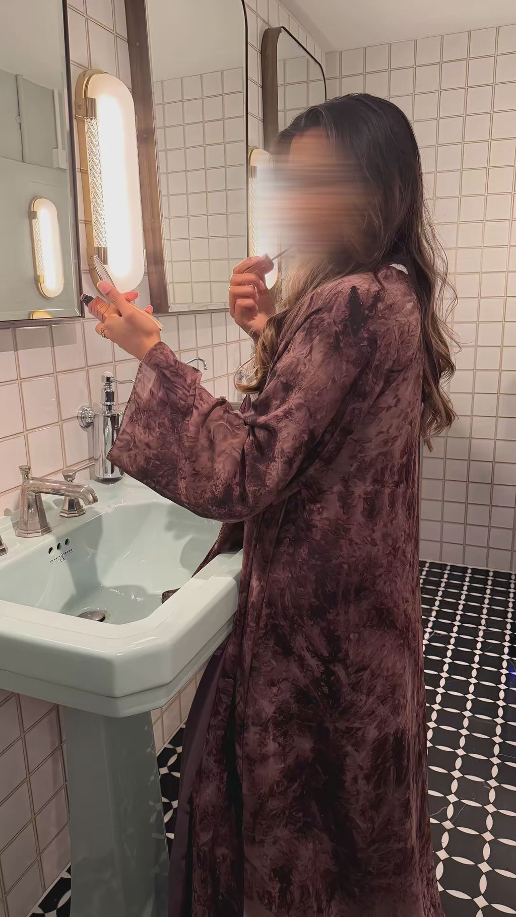 REÏWAH Fumé abaya in Smoked Mulberry